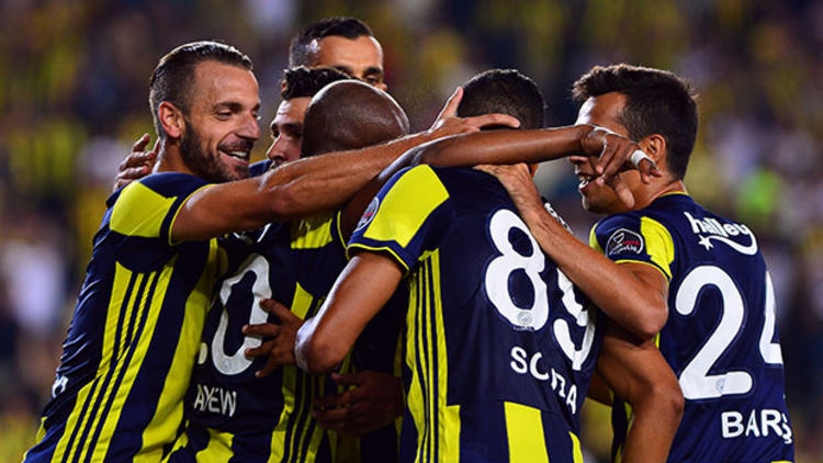 Fenerbahçe 3 puanla başladı... Yeniden Kadıköy : 2-1